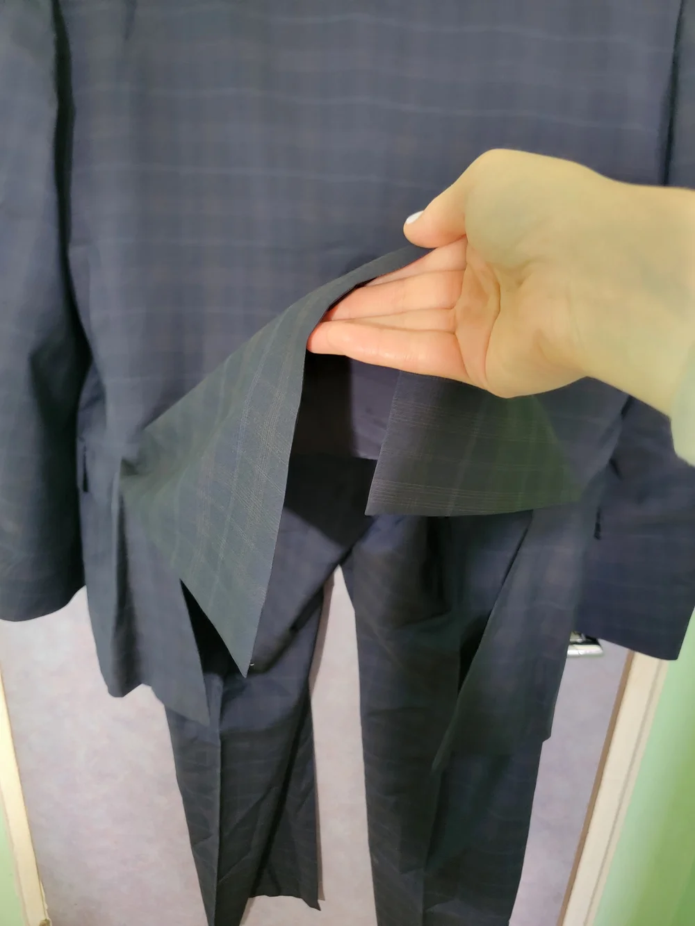 European Suit Men's Dark Navy Plaid Two-Piece Suit